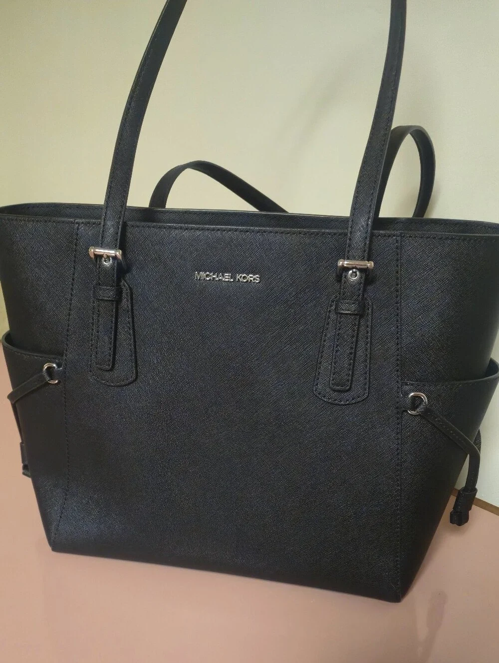 Nwot Michael Kors Black Voyager Leather Tote Bag